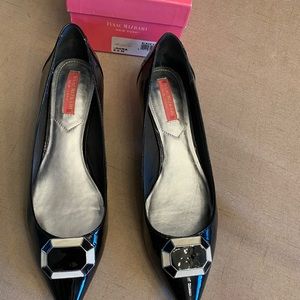 Isaac Mizrahi Dora black patent leather flats size 8 1/2